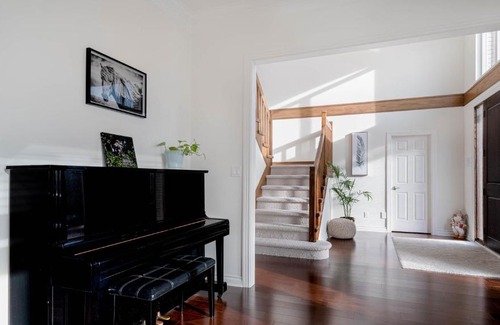 Oakridge Villa | Elegant Villa with Hot Tub and Piano Near Downtown