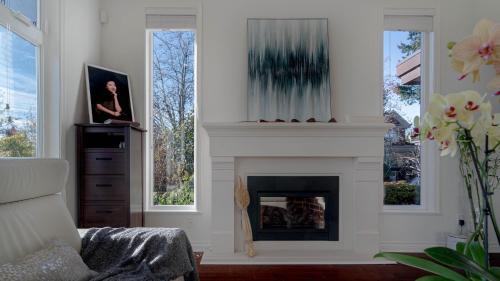 Oakridge Villa | Elegant Villa with Hot Tub and Piano Near Downtown