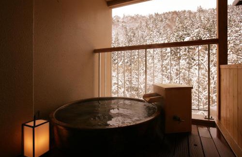 Shidotaira Hotel | Relax at 游泉志だて: Hot Tub, Breakfast & Great Reviews