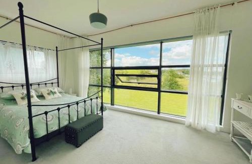 Belturbet House | Lakeview Vacation Home: Family-Friendly Retreat by the Water
