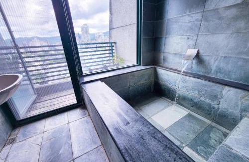 Jiaoxi House | Relax at 泡泡溫泉民宿: Pet-Friendly Retreat Awaits