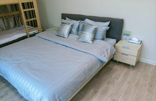 Sathorn Apartment | Cozy Retreat with Family-Friendly Dining and Top Reviews