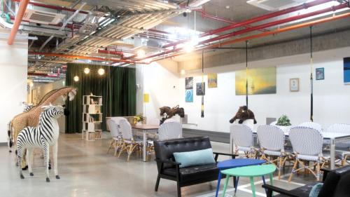 Zhongzheng Hotel | Family-Friendly Retreat at Hanns Summer - Rated 9/10