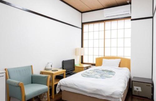 Murakami Hotel | Relax at 大清荘: Family-Friendly with Hot Tub & Accessibility