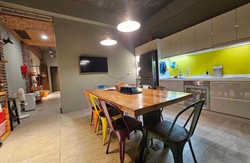 Dongshan House | Pet-Friendly Retreat: 熊熊&妮妮 with 9.8/10 Guest Rating