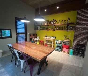 Dongshan House | Pet-Friendly Retreat: 熊熊&妮妮 with 9.8/10 Guest Rating