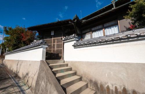 Kurashiki House | Cozy Tamashima Tea Room – Ideal for Families and Pets