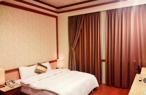 Jiaoxi Hotel | Family-Friendly Experience at 玉泉旅館 with Breakfast
