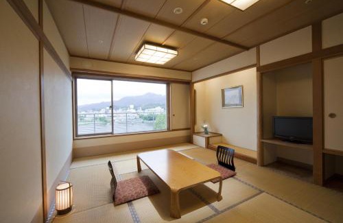 Ogoto Hotel | Discover 琵琶湖グランドホテル京近江: Family-Friendly Retreat