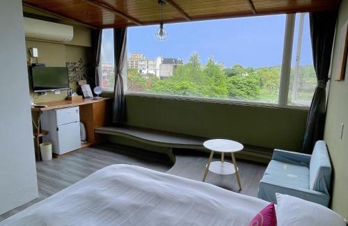 Dongshan House | Discover 田中歐寒集B&B: Pet-Friendly Haven with Breakfast