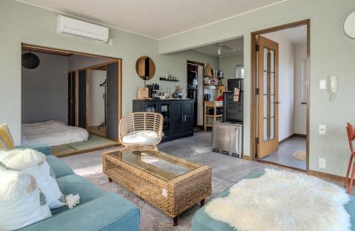 Shiraoi-cho House | Tranquil Retreat: 田舎の隠れ家 with Child-Friendly Amenities
