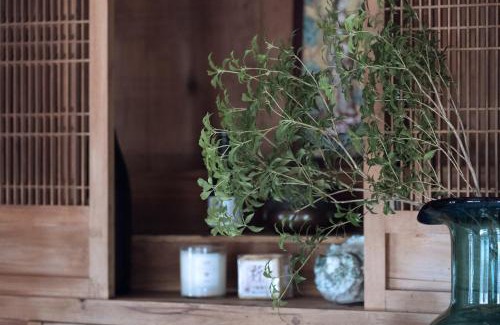 Itoman Ski Chalet | Inviting Rural Retreat: Discover 悠水居 for Families