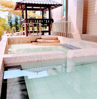 Shanlin District House | Experience Elegance at 登雲villa with Pool & Breakfast
