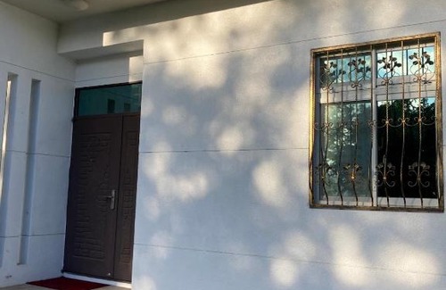 Luye House | Discover 發呆永安: Family-Friendly Retreat with Kitchen