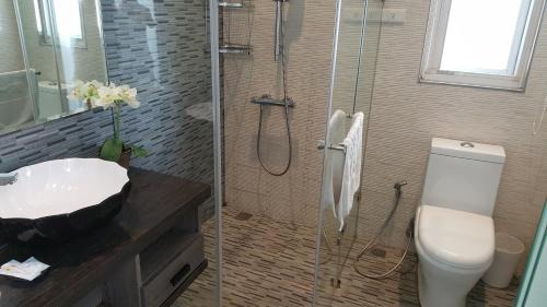 Sail Rock Beach House | 白水木民宿: Romantic Oceanfront Retreat in Charming Town