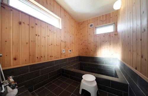 Shirahama House | Discover 白浜貸別荘2−43: Family-Friendly Getaway