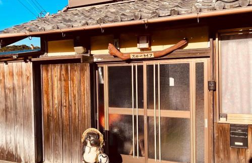 Shirahama House | Explore 皆様お宿 川風: Oceanfront Retreat with Hot Tub