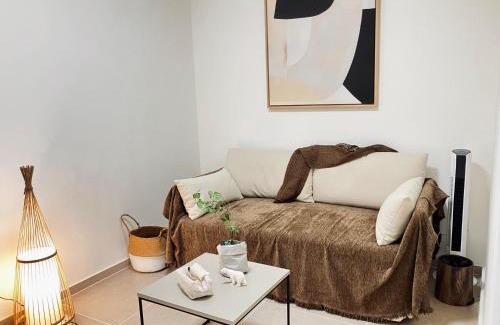 Changning Apartment | 禅茶庭院两居室2-Bedroom Apart ment With Garden