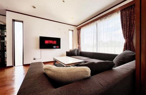 Yamato House | Explore Cocos Harbor: Oceanfront Bliss for Families
