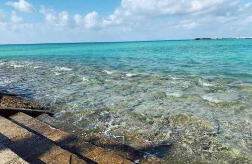 Okinawa House | Prime Location: Walk to the Beach, Near Airport & Family Friendly