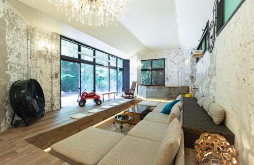 Hakone Villa | Inviting Retreat Near Hakone Tozan Line Station with Hot Tub