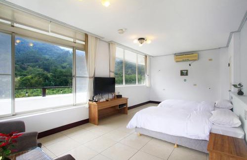 Nanzhuang House | Pet-Friendly Getaway at Meitiyuan Garden B&B