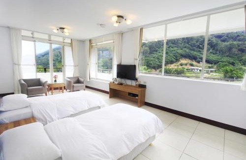 Nanzhuang House | Pet-Friendly Getaway at Meitiyuan Garden B&B