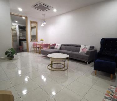 Kluang House | Welcoming 米米民宿: Top-Scored Stay for Families & Pets