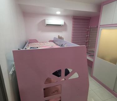 Kluang House | Welcoming 米米民宿: Top-Scored Stay for Families & Pets