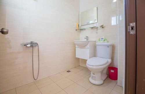Zhushan House | Welcoming Stay at 綠竹筍民宿 with Breakfast & Family Amenities