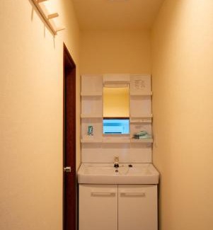 Tsuzuki House | Elegant 美築粟田: Guest Rated 10/10 with Family Amenities