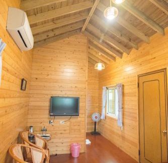 Lugu House | Welcoming Cui Gu Village: Family-Friendly & Breakfast Included
