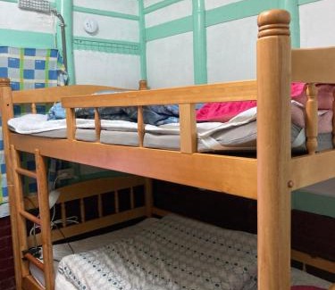 Zhuqi House | Cozy Stay at 老老街 誠君民宿: Pet-Friendly Retreat