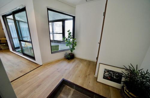 Naka Ward Apartment | Child-Friendly Freedom Awaits at 自由自在OSU 402(KUMO)