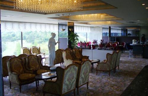 Maizuru Hotel | Discover Pet-Friendly Comfort at 舞鶴カントリークラブ