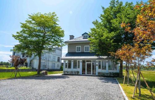 Wujie Villa | Experience Emma Manor: Private Beach and Ocean Views Await