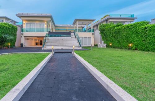 Nong Prue Apartment | Explore a Lavish 10-Bedroom Villa in Pattaya