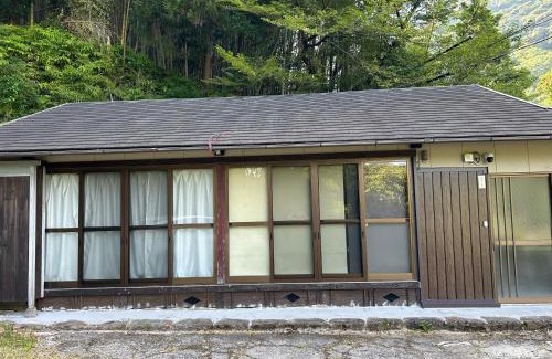 Nachikatsuura Apartment | Family-Friendly Retreat at 花子のいえ – Ideal for Kids!