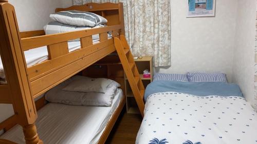 Odawara House | Discover 花沢民宿: Family-Friendly Retreat with Kitchen Access