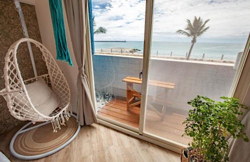 Hualien City Centre House | Seaside Retreat: Listen to Waves at Hualien Oceanfront Inn