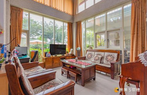 Gongguan House | Discover Cozy Stays at 苗栗公館聚福居民宿 with Hot Tub