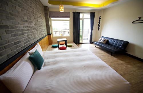 Sail Rock Beach House | Comfortable 荷風民宿: Pet-Friendly Stay with Breakfast