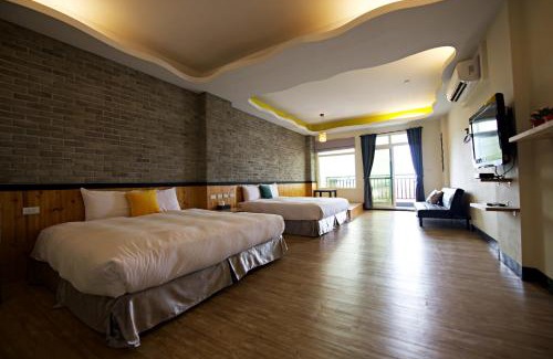 Sail Rock Beach House | Comfortable 荷風民宿: Pet-Friendly Stay with Breakfast