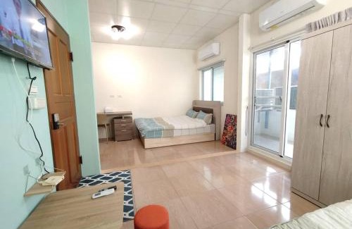Tainan City Centre House | Goodyear: Family-Friendly Stay in Tainan's Cozy Suite