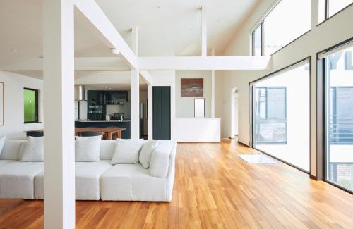 Yokosuka House | Discover Leaves: Syla Hotel Zushi-Hayama Pool Villa Retreat