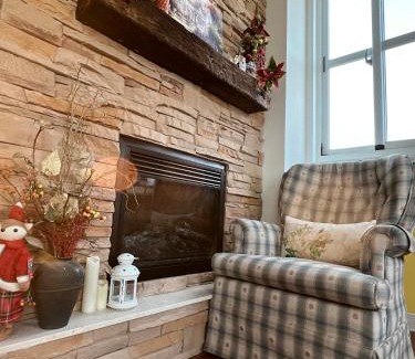 Hsinchu House | Cozy Glass Country Loft: Top-Rated with Family-Friendly Amenities