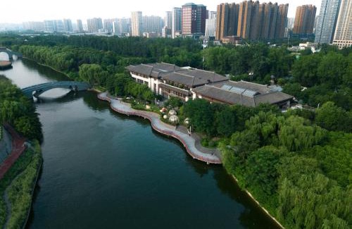 Weiyang Hotel | Elegant Xi'an Han Music Bureau Hotel with Breakfast Included