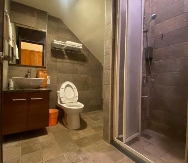 Guanshan House | Family-Friendly Retreat at Guan Guan Xiang Hu, Rated 8.5/10