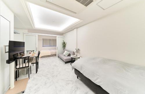 Namba Apartment | Convenient Stay: 7-Minute Walk from Matsuyacho Station