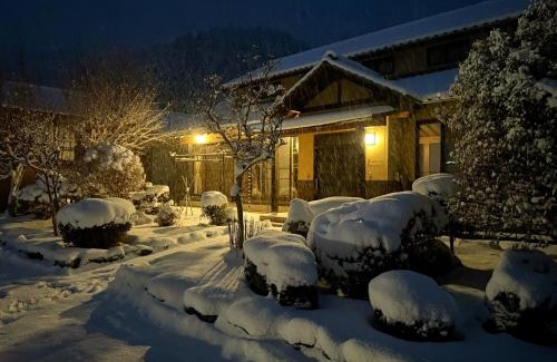 Kawaba House | Family-Friendly Retreat at 貸別荘たまゆら - 4-Star Comfort